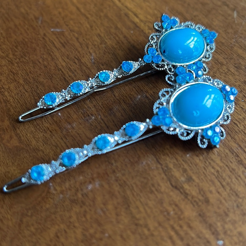 Metallic Rhinestones Hair Clips - Picture 3 of 8